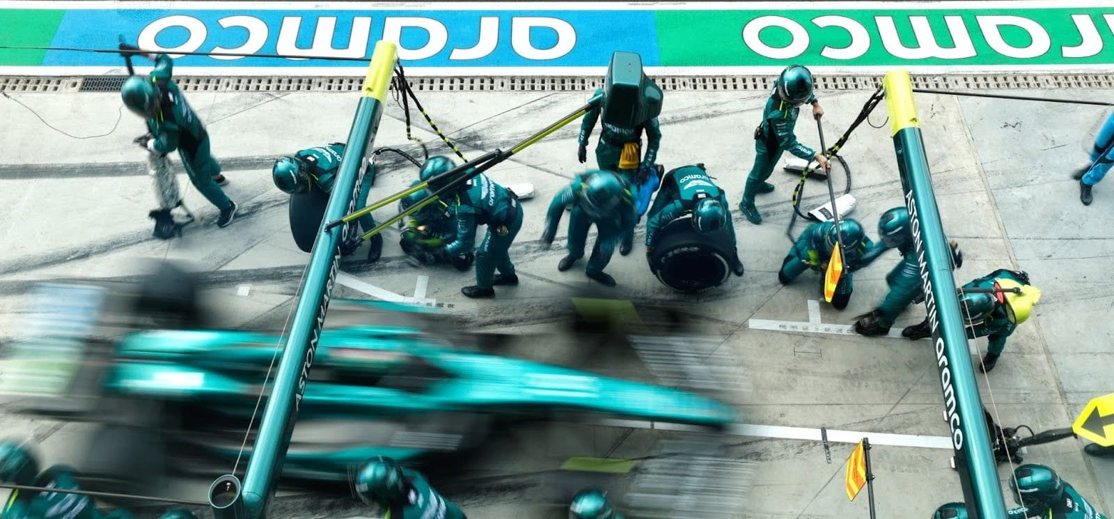 Aston Martin Aramco F1 Team pitstop