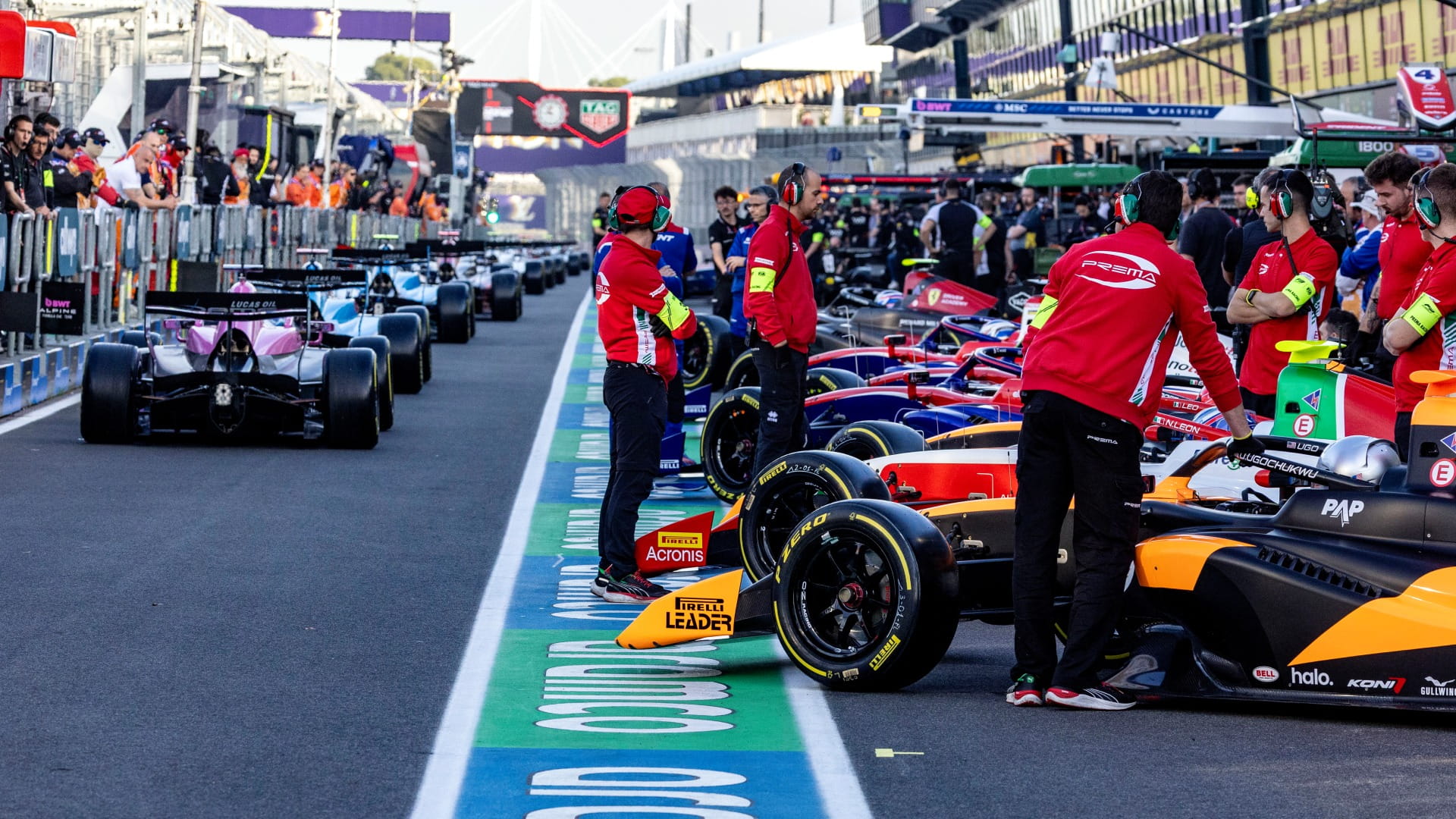 F2 cars in pitlane